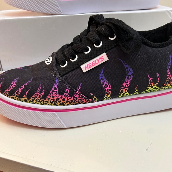 Heelys Pro 20 Rainbow Cheetah Print Big Kids Size 5 - Picture 6 of 10